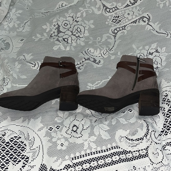 Michael Kors boots!! - Picture 1 of 5